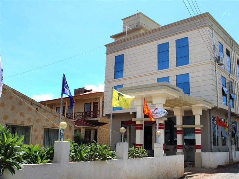 The Candlewood Park Beach Resort Мандармони Екстериор снимка